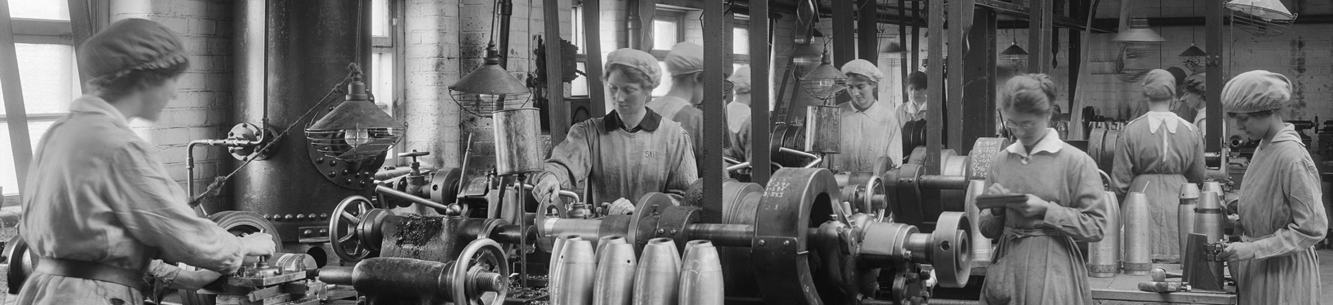 Women working at Cunard shell works.