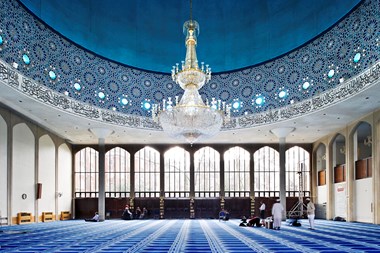 London Central Mosque, prayer hall interior